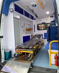 科技賦能 垃圾運(yùn)送車與移動手術(shù)車的革新之路